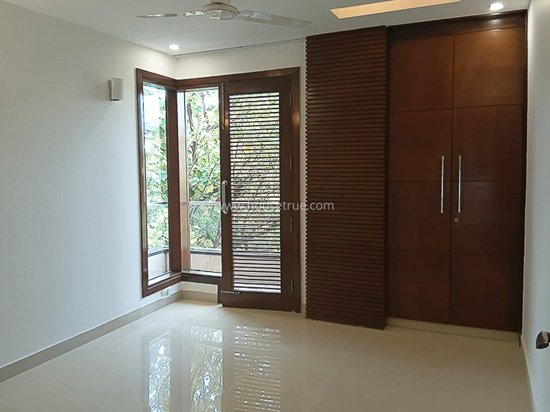 3 BHK Flat For Sale in Defence Colony