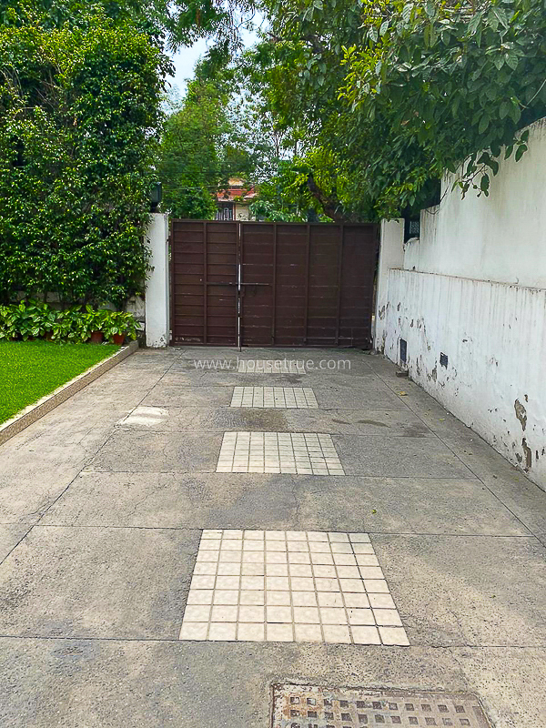 18 BHK House For Rent in Hauz Khas Enclave