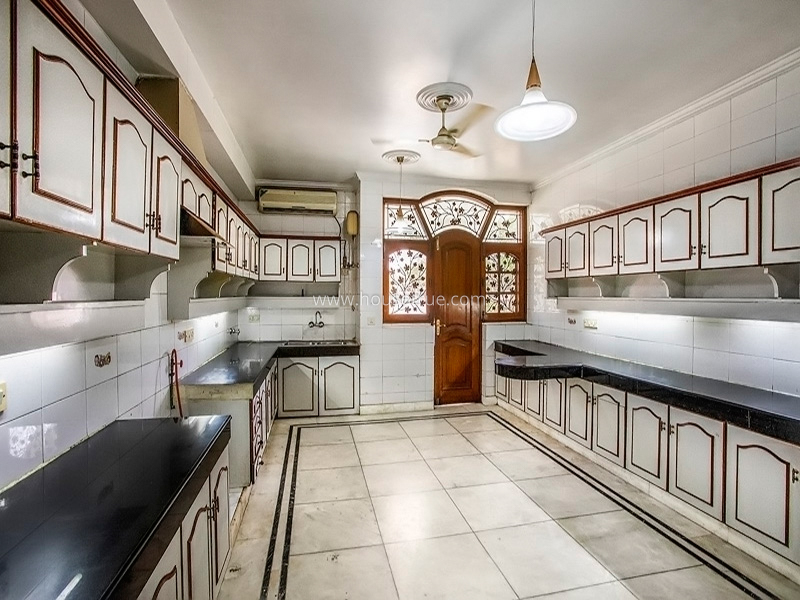 5 BHK Farm House For Rent in Vasant Kunj