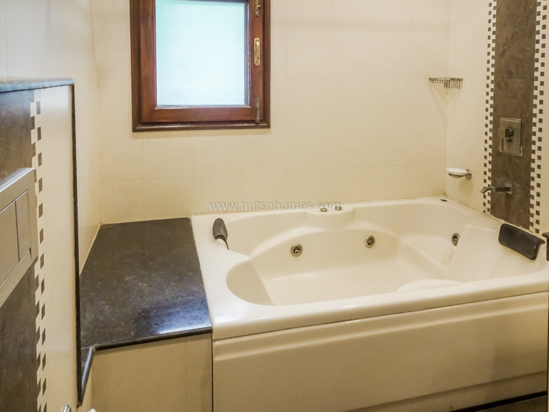 5 BHK Farm House For Rent in Sultanpur