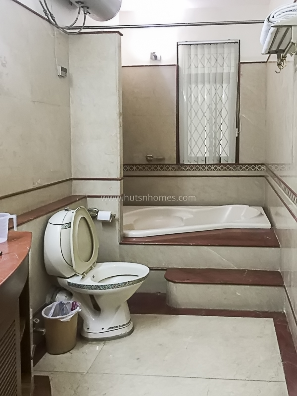 3 BHK House For Rent in Panchsheel Park