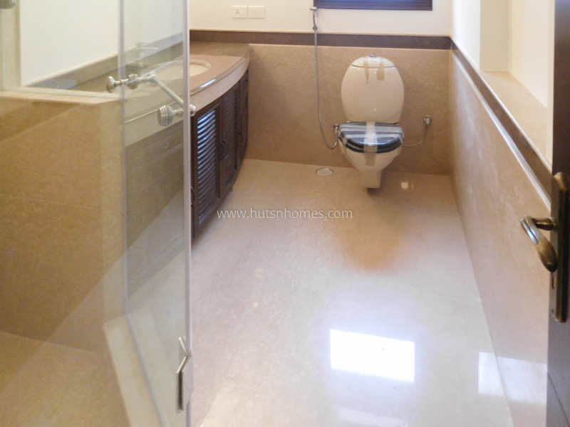 2 BHK Flat For Rent in Panchsheel Park