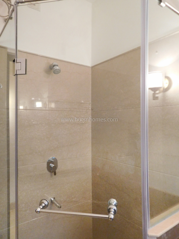 2 BHK Flat For Rent in Panchsheel Park