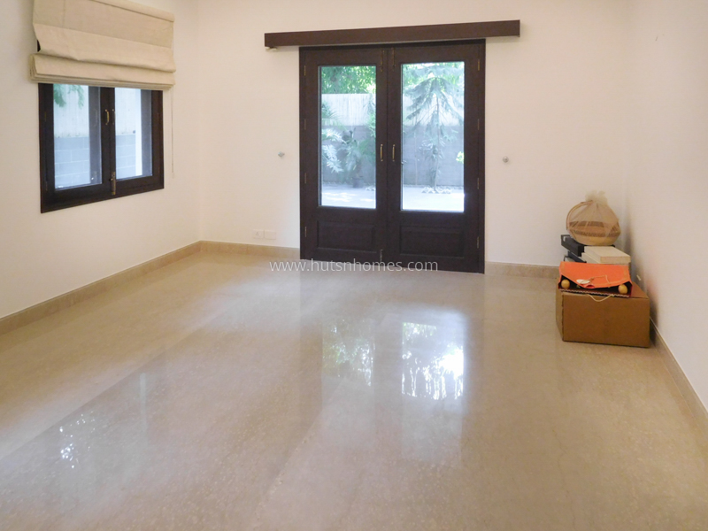 2 BHK Flat For Rent in Panchsheel Park