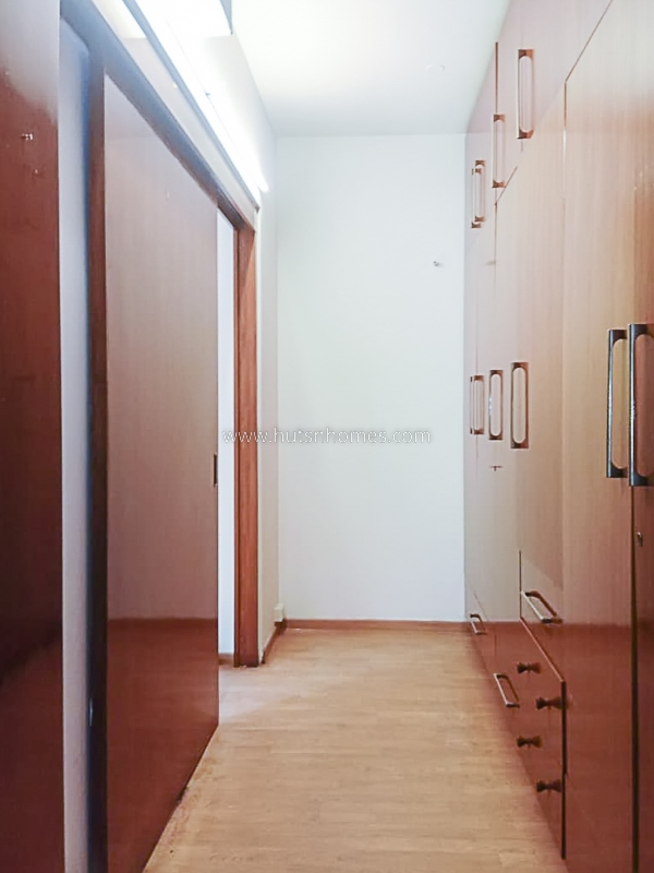 4 BHK Flat For Rent in Panchsheel Park
