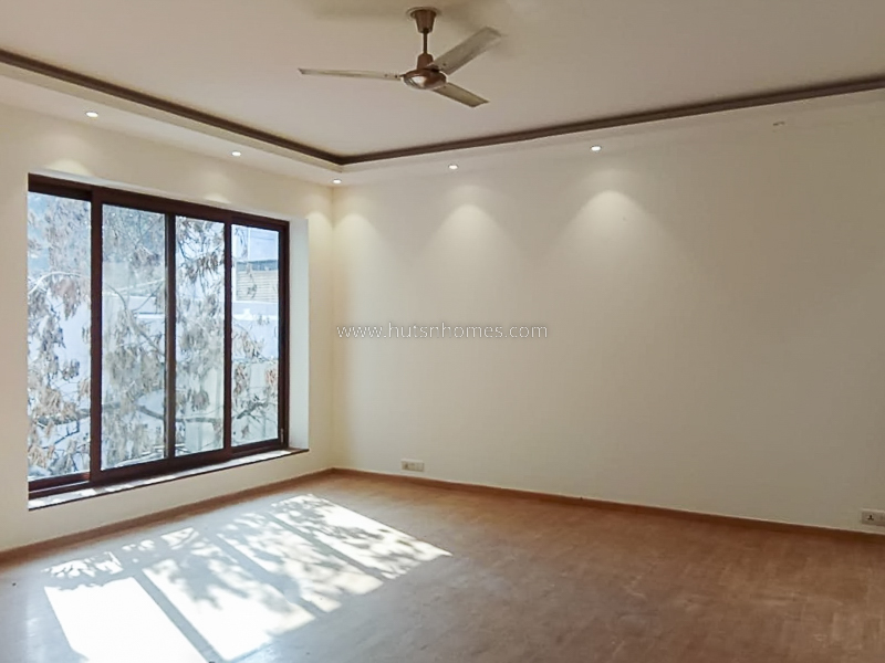 4 BHK Flat For Rent in Panchsheel Park