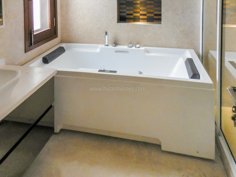 4 BHK Flat For Rent in Panchsheel Park