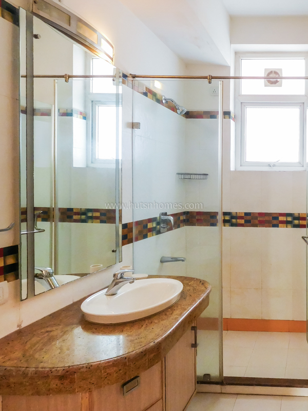 4 BHK Flat For Rent in Panchsheel Park