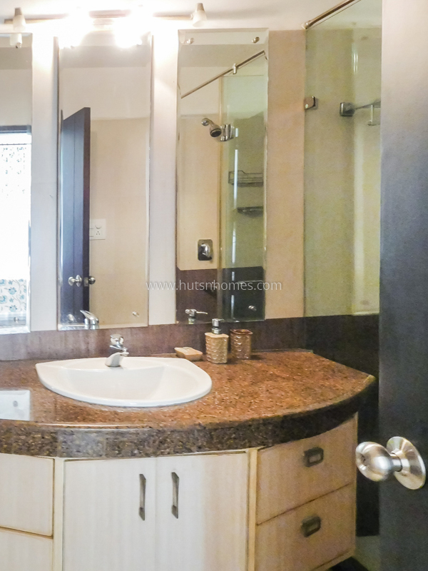 4 BHK Flat For Rent in Panchsheel Park