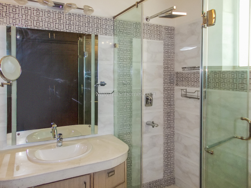 4 BHK Flat For Rent in Panchsheel Park