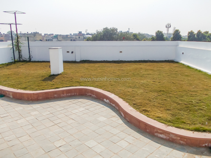 4 BHK Flat For Rent in Panchsheel Park