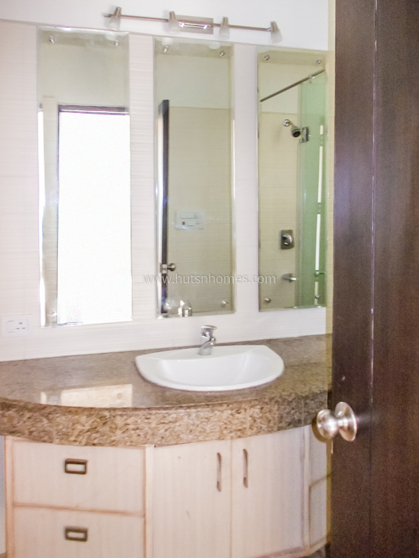 4 BHK Flat For Rent in Panchsheel Park