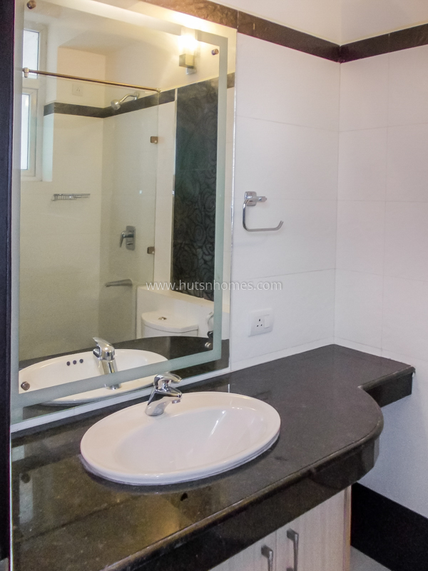 4 BHK Flat For Rent in Panchsheel Park