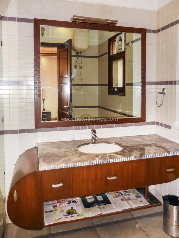 5 BHK Flat For Rent in Panchsheel Park