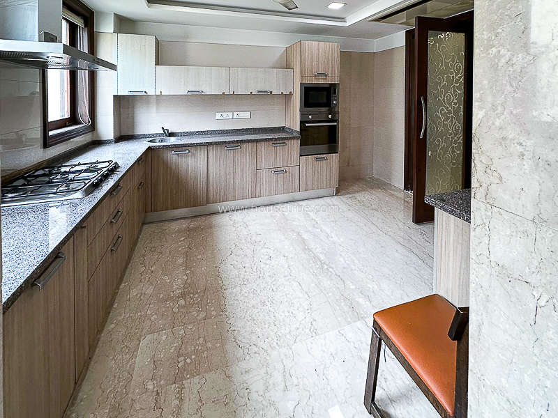 5 BHK Flat For Rent in Panchsheel Park