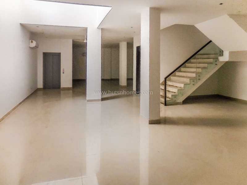 4 BHK Duplex For Rent in Panchsheel Park