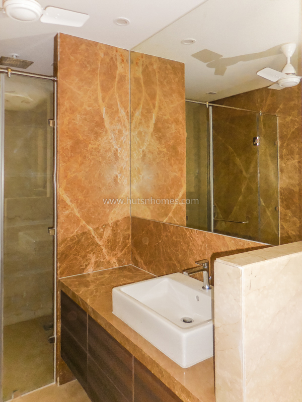 4 BHK Duplex For Rent in Panchsheel Park