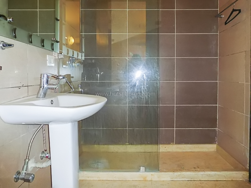 3 BHK Flat For Rent in Panchsheel Park