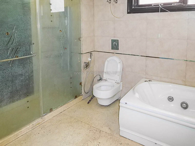 3 BHK Flat For Rent in Panchsheel Park