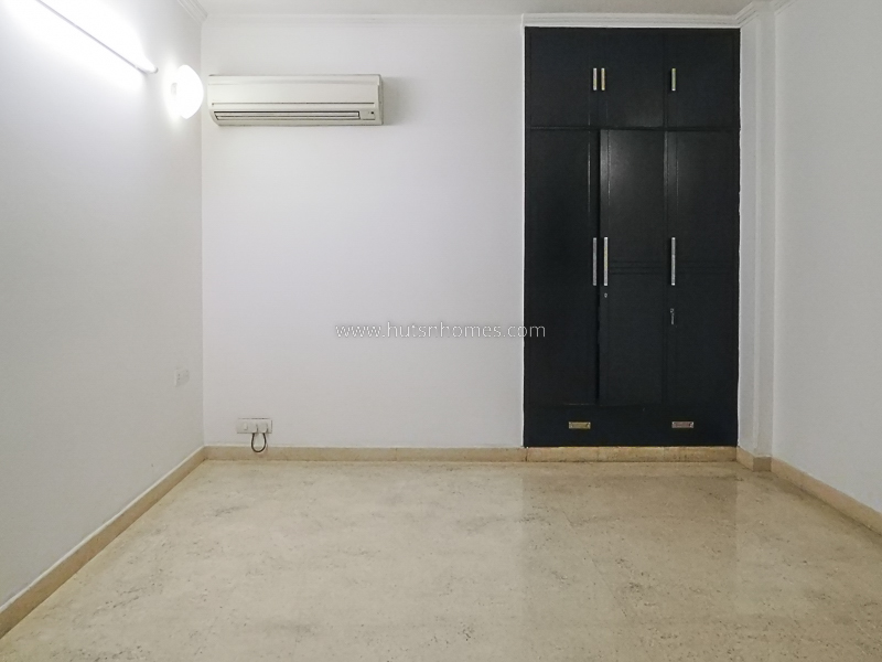 3 BHK Flat For Rent in Panchsheel Park