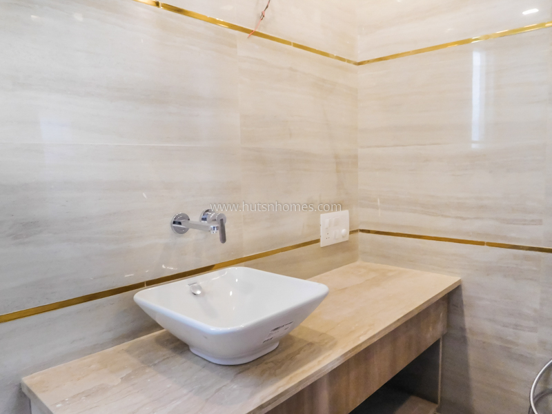 4 BHK Flat For Rent in Green Park Extension