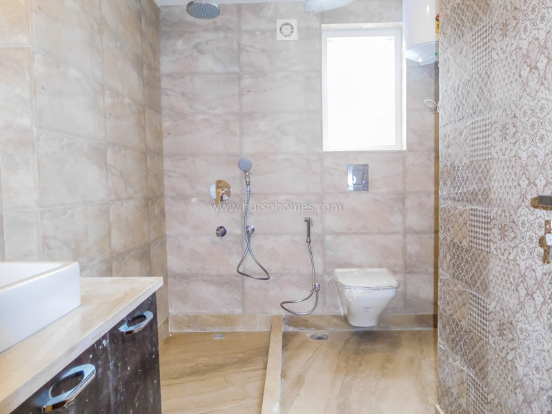 4 BHK Flat For Rent in Green Park Extension