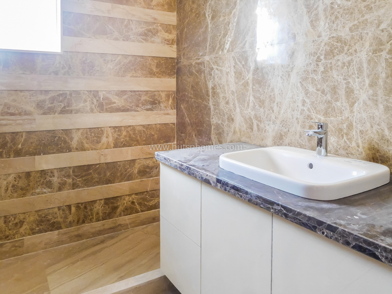 4 BHK Flat For Rent in Green Park Extension