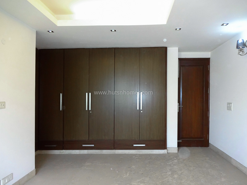 3 BHK Flat For Sale in Defence Colony