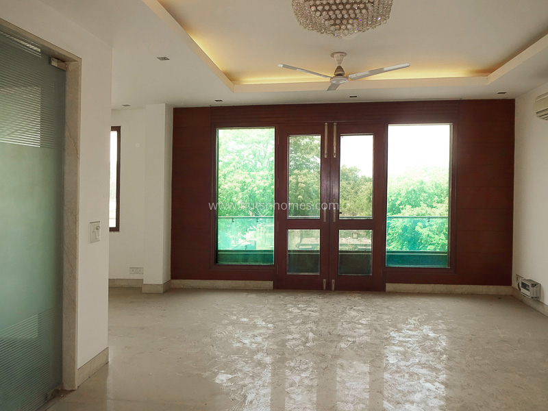 3 BHK Flat For Sale in Defence Colony