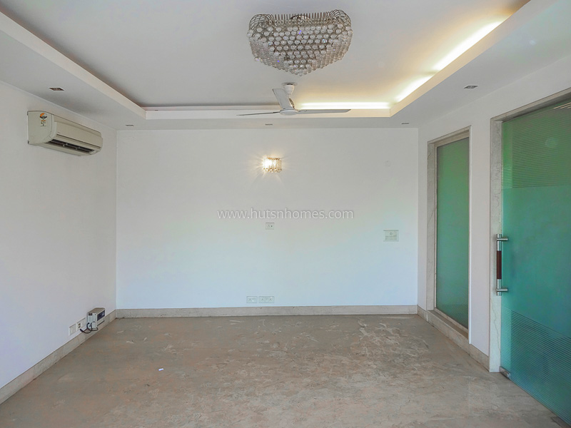3 BHK Flat For Sale in Defence Colony