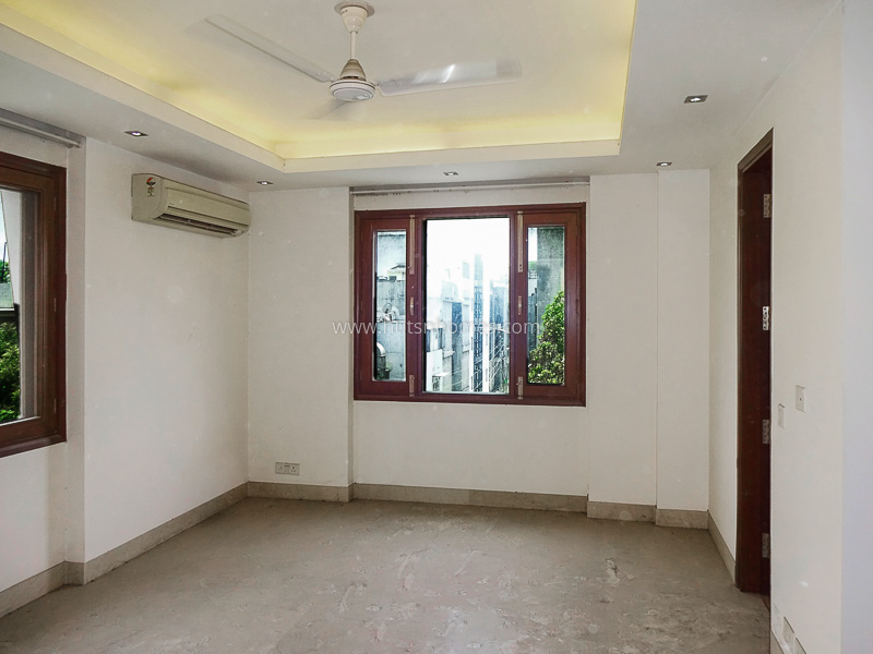 3 BHK Flat For Sale in Defence Colony