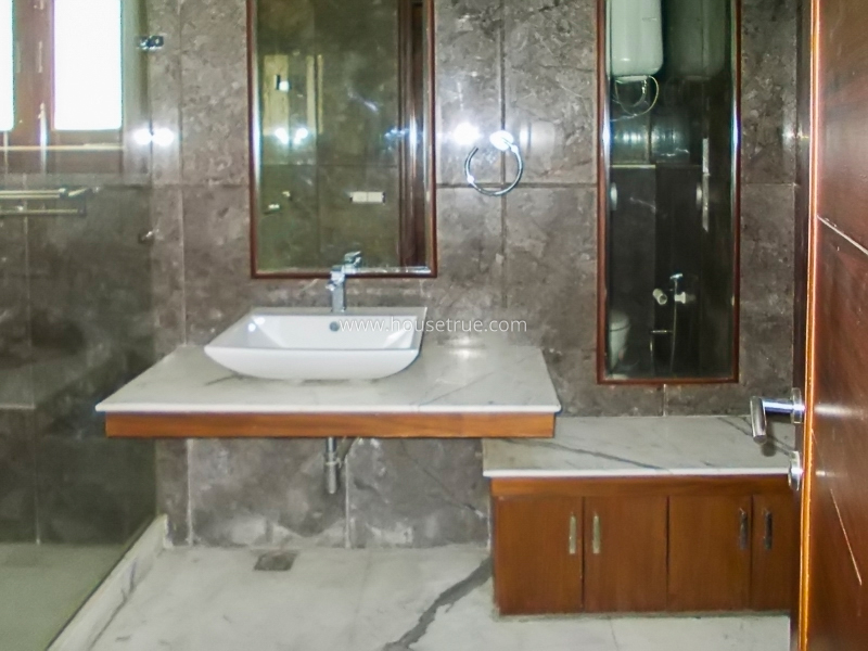 5 BHK Triplex Property For Rent in West End Colony