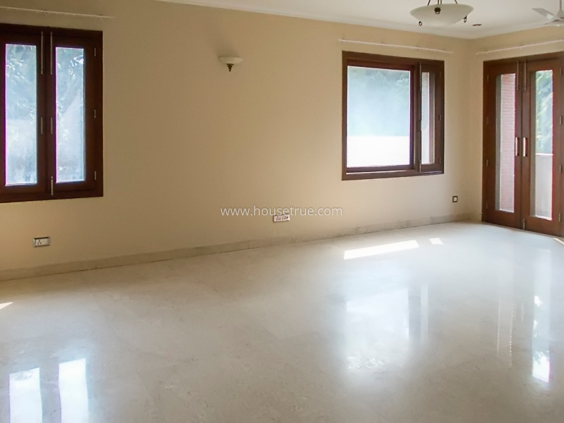 5 BHK Triplex Property For Rent in West End Colony
