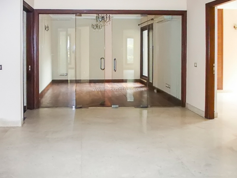 5 BHK Triplex Property For Rent in West End Colony