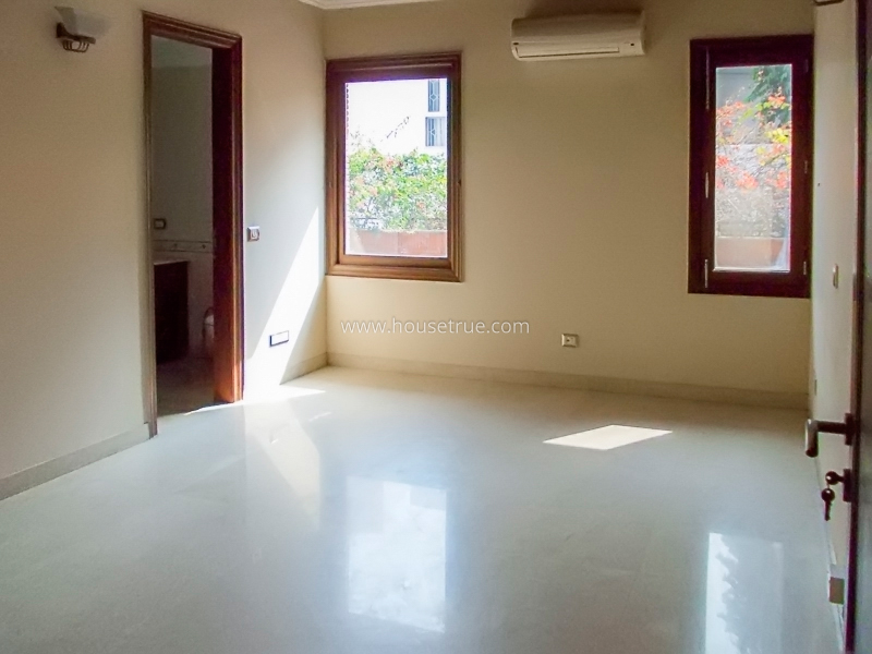 5 BHK Triplex Property For Rent in West End Colony