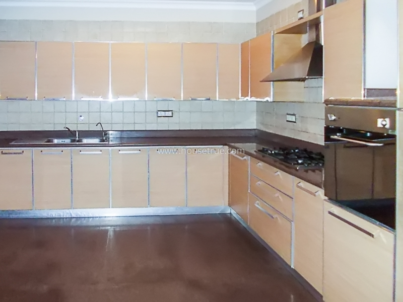 5 BHK Triplex Property For Rent in West End Colony