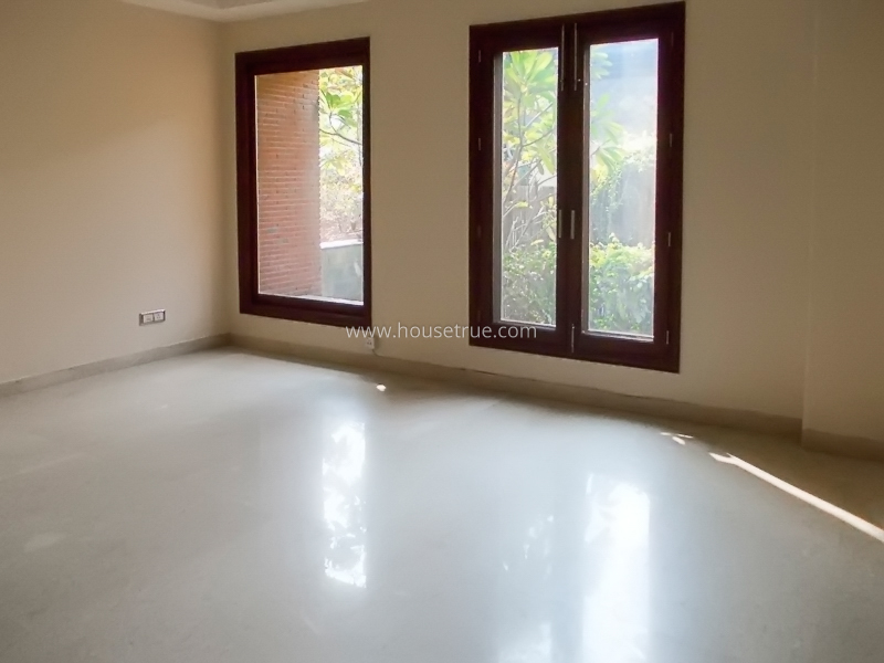 5 BHK Triplex Property For Rent in West End Colony