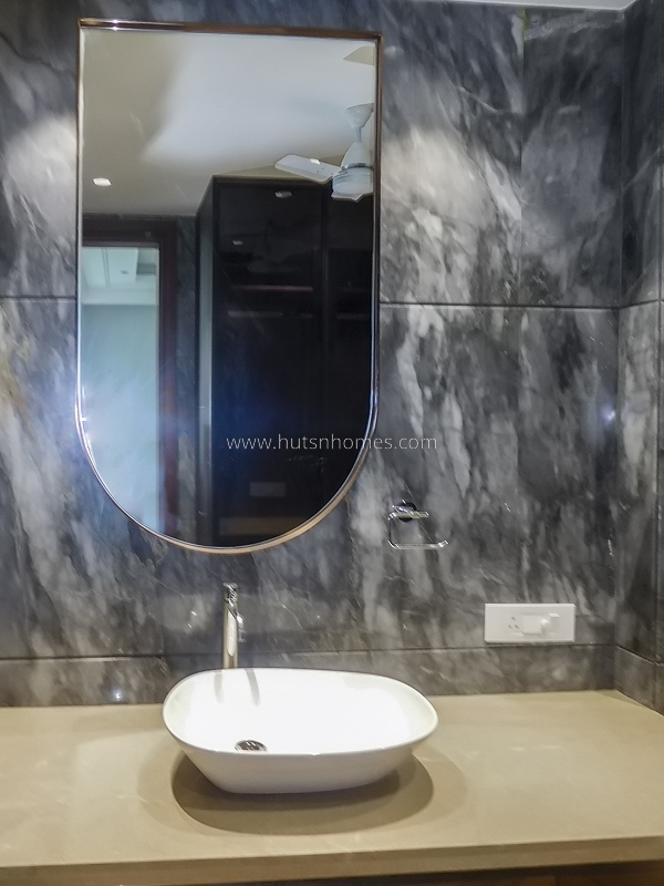 4 BHK Builder Floor For Rent in West End Colony