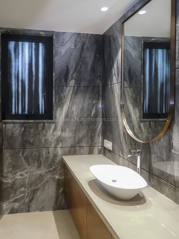 4 BHK Builder Floor For Rent in West End Colony