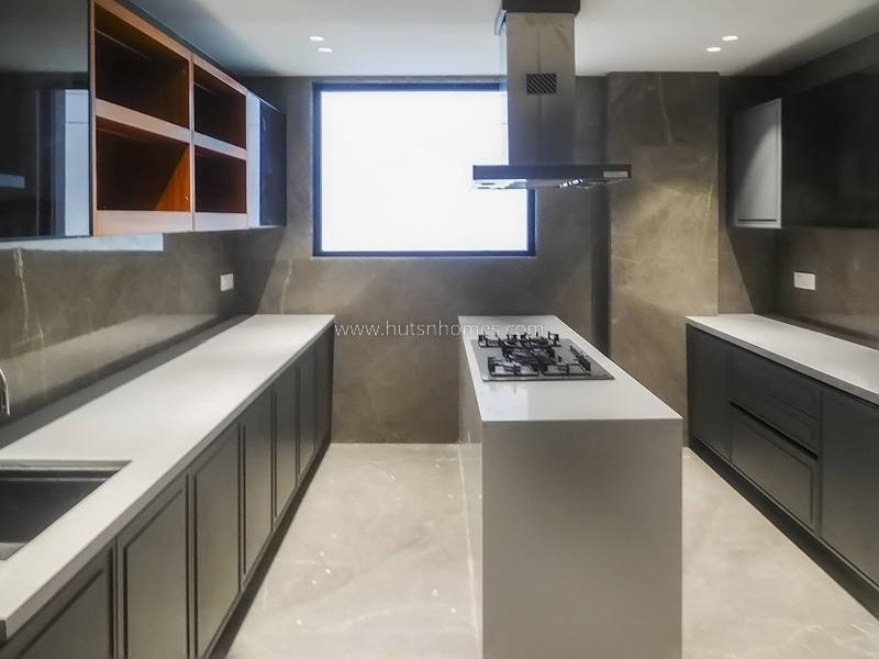 4 BHK Builder Floor For Rent in West End Colony
