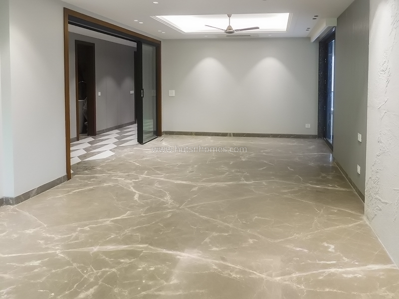 4 BHK Builder Floor For Rent in West End Colony