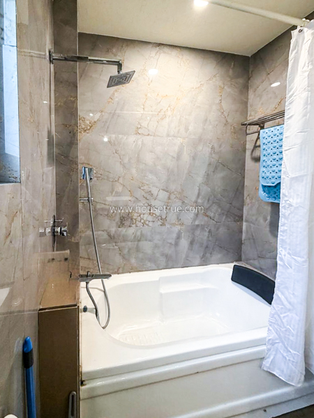 3 BHK Flat For Rent in Defence Colony