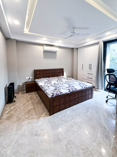 3 BHK Flat For Rent in Defence Colony