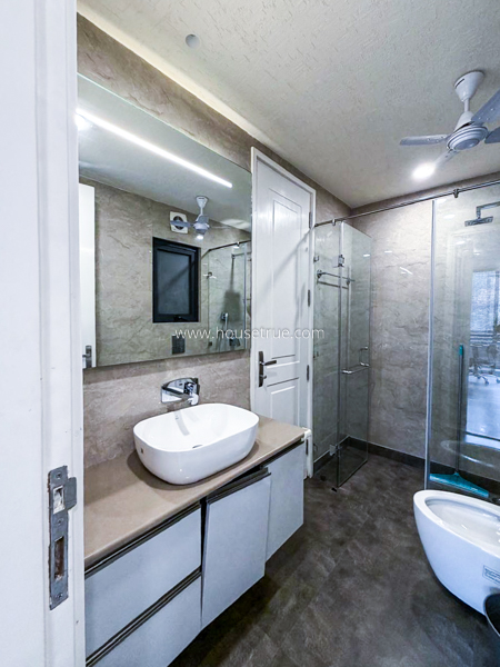 3 BHK Flat For Rent in Defence Colony