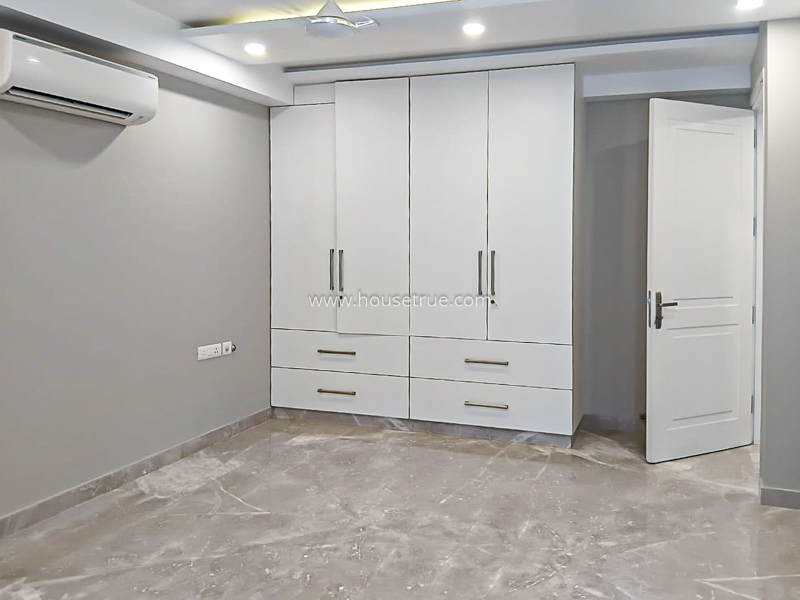 3 BHK Flat For Rent in Defence Colony