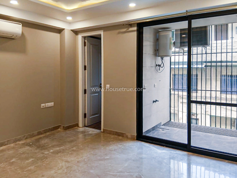 3 BHK Flat For Rent in Defence Colony