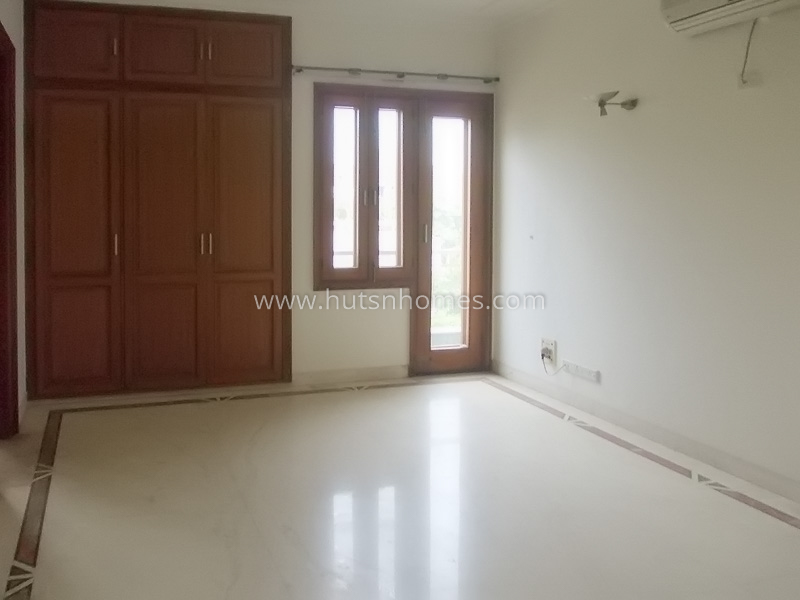 4 BHK Flat For Sale in Vasant Vihar
