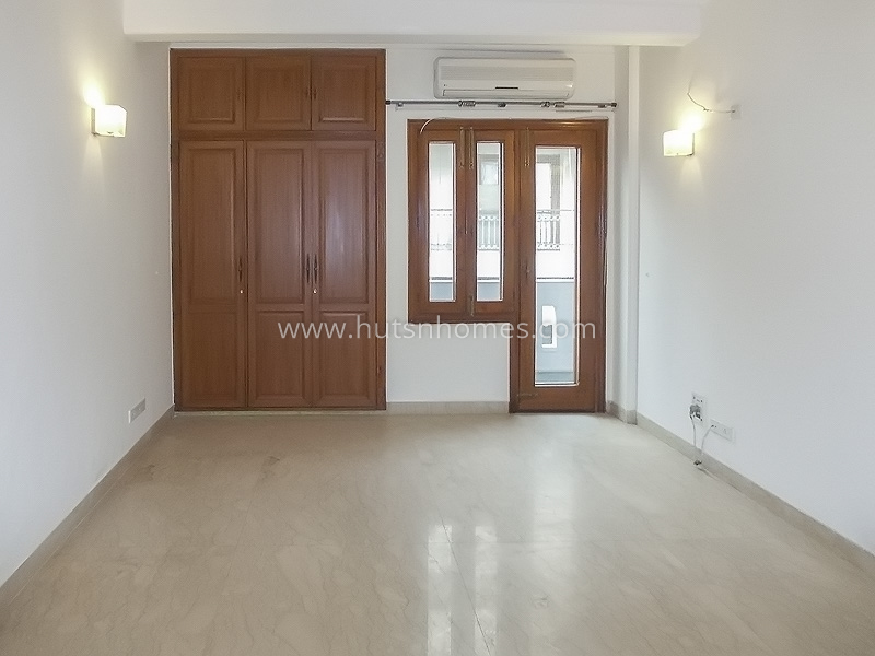 4 BHK Flat For Sale in Vasant Vihar