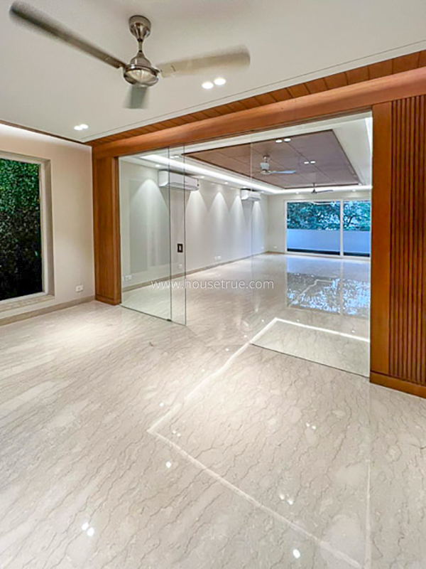 3 BHK Flat For Rent in Defence Colony