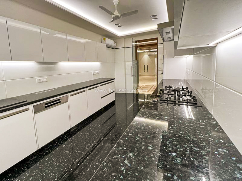 3 BHK Flat For Rent in Defence Colony